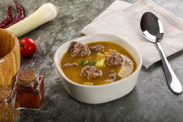 Kartoffelsuppe mit Fleisch